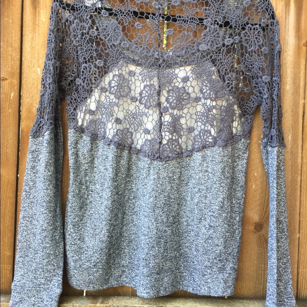 Sweater/Top - Picture 3 of 4